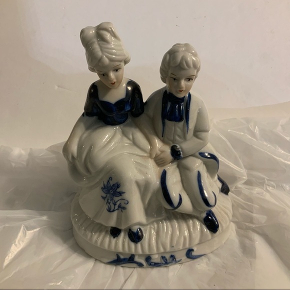 DeVille Delft Style Man & Woman Figurine vintage Taiwan - Picture 8 of 10